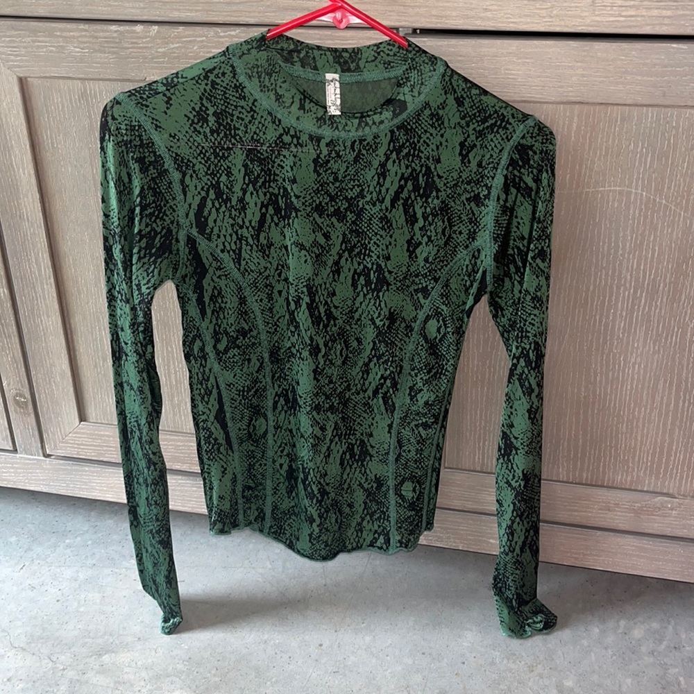 Free people shirt. Size small